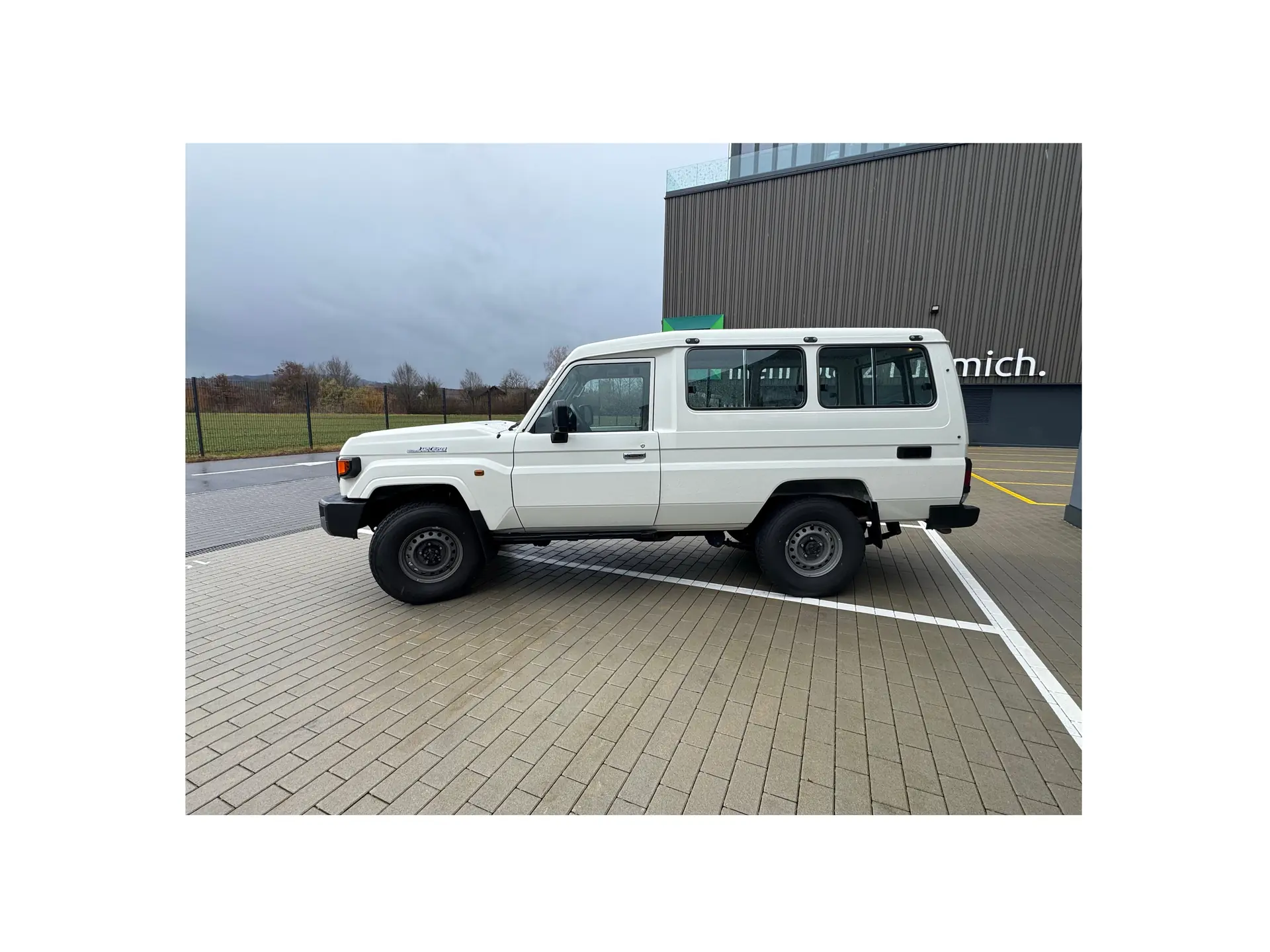 Toyota Land Cruiser 2024 occasion St.Gallen — 3