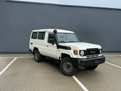 Toyota Land Cruiser GRJ78 4.0 V6 — Le SUV légendaire, fiabilité éprouvée et peu kilométré — côté