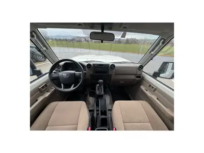 Toyota Land Cruiser GRJ78 4.0 V6 — Le SUV légendaire, fiabilité éprouvée et peu kilométré — tableau de bord