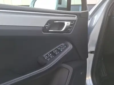 Porsche Macan Turbo PDK 2018 — 400 ch, entretien Porsche complet, sans sinistre — Miniature 14