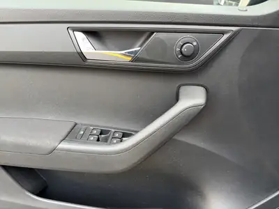 Skoda Fabia 1.0 TSI Ambition DSG — Citadine fiable sans accident, équipée et économe — Miniature 12
