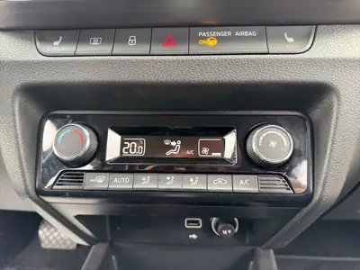 Skoda Fabia 1.0 TSI Ambition DSG — Citadine fiable sans accident, équipée et économe — Miniature 16