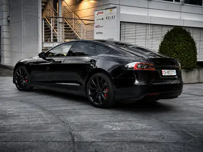 Tesla Model S P85D Performance — 738 ch, Supercharging gratuit illimité — fianco