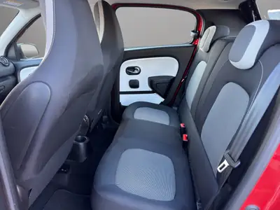 Renault Twingo 0.9 Intens — Petite citadine dynamique, faible kilométrage et équipée — Thumbnail 13
