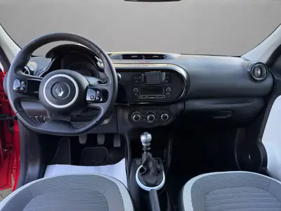 Renault Twingo 0.9 Intens — Petite citadine dynamique, faible kilométrage et équipée — Thumbnail 14