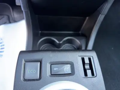 Renault Twingo 0.9 Intens — Petite citadine dynamique, faible kilométrage et équipée — Thumbnail 16