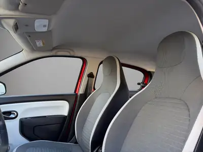 Renault Twingo 0.9 Intens — Petite citadine dynamique, faible kilométrage et équipée — Thumbnail 21