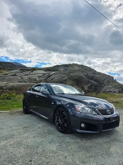 Lexus IS-F 2008 — Berline sportive 423 ch, moteur V8 d'exception — arrière