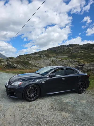 Lexus IS-F 2008 — Berline sportive 423 ch, moteur V8 d'exception — intérieur
