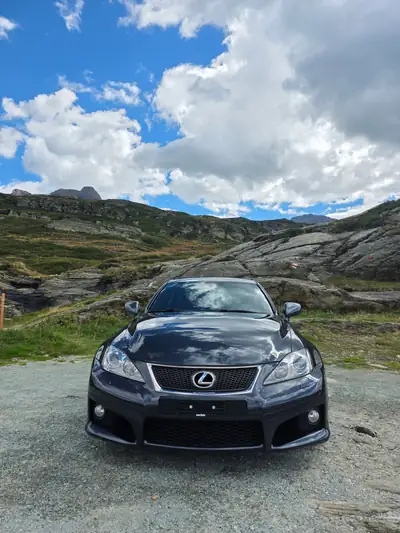 Lexus IS-F 2008 — Berline sportive 423 ch, moteur V8 d'exception — tableau de bord