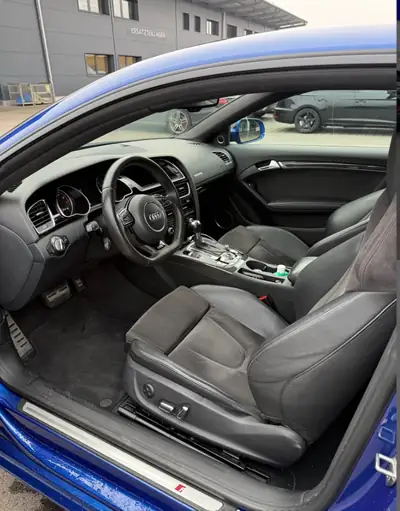 Audi RS5 4.2 V8 — Coupé sportif haute performance, 450 ch authentiques — interni