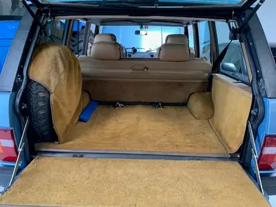 Land Rover Range Rover 3.5 DL 1981 — L'un des premiers 5-portes en Suisse, boîte manuelle d'époque — tableau de bord