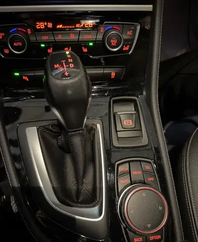 BMW 220 Gran Tourer — Monospace 7 places, navigation et entretien irréprochable — Miniatura 12