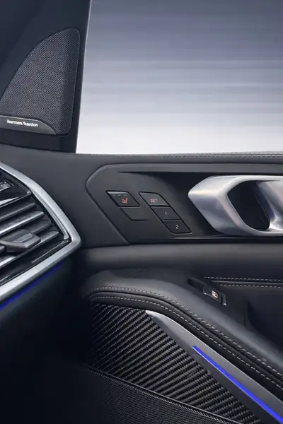 BMW X5 xDrive M50i Steptronic — SUV prestige 530 ch, faible kilométrage — dashboard