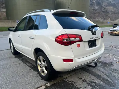 Renault Koleos 2.0 dCi Bose 4x4 — SUV robuste, motorisation diesel, transmission automatique — interior