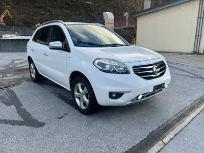Renault Koleos 2.0 dCi Bose 4x4 — SUV robuste, motorisation diesel, transmission automatique — dashboard