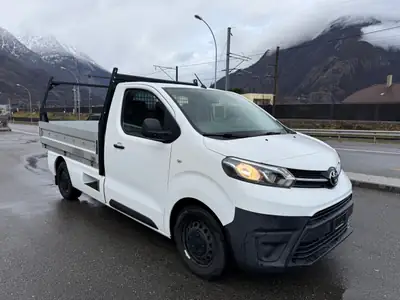Toyota Proace 2.0D Plateforme Medium — Utilitaire fiable, 33 500 km, sans sinistre — Innenraum