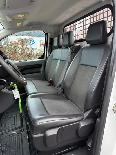 Toyota Proace 2.0D Plateforme Medium — Utilitaire fiable, 33 500 km, sans sinistre — Miniatur 12