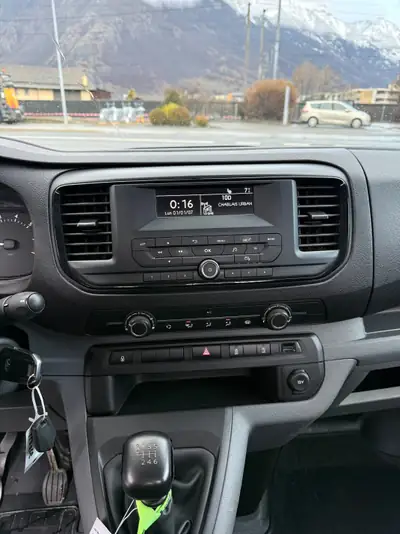Toyota Proace 2.0D Plateforme Medium — Utilitaire fiable, 33 500 km, sans sinistre — Miniatur 11