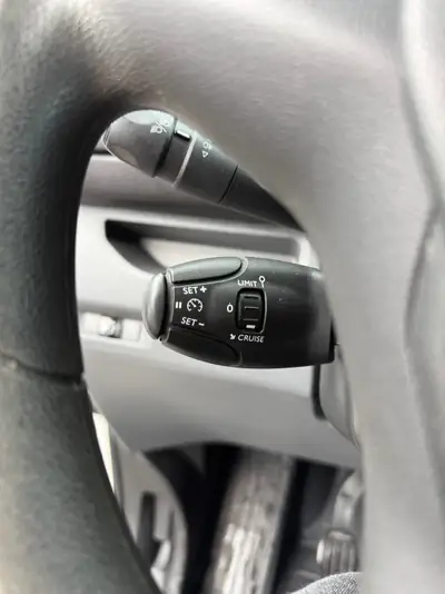 Toyota Proace 2.0D Plateforme Medium — Utilitaire fiable, 33 500 km, sans sinistre — Miniatur 13