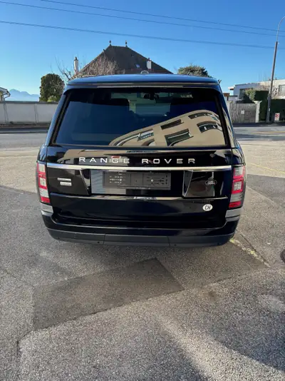 Range Rover 4.4 SDV8 Autobiography — SUV prestige diesel, 70 000 km seulement — Heckansicht