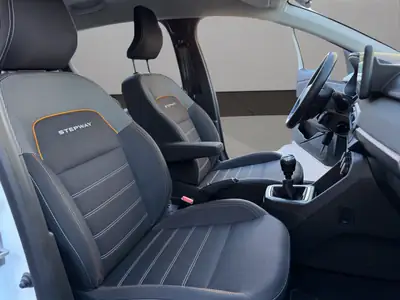 Dacia Sandero Stepway TCe 90 — Petit SUV urbain économique, sans accident — Thumbnail 17