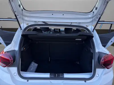 Dacia Sandero Stepway TCe 90 — Petit SUV urbain économique, sans accident — Thumbnail 19
