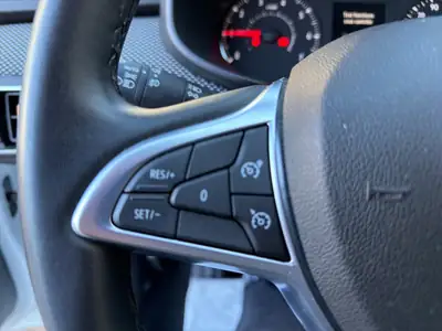 Dacia Sandero Stepway TCe 90 — Petit SUV urbain économique, sans accident — Thumbnail 23
