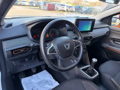 Dacia Sandero Stepway TCe 90 — Petit SUV urbain économique, sans accident — Thumbnail 22