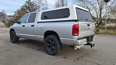 Dodge Ram 2500 — Pickup américain robuste, entretien récent complet — vista posteriore