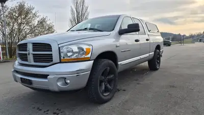 Dodge Ram 2500 — Pickup américain robuste, entretien récent complet — fianco