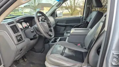 Dodge Ram 2500 — Pickup américain robuste, entretien récent complet — dettaglio