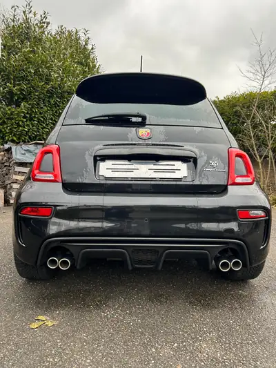 FIAT 595 Abarth Competizione — Turbo performant, toit ouvrant, 45 000 km seulement — intérieur