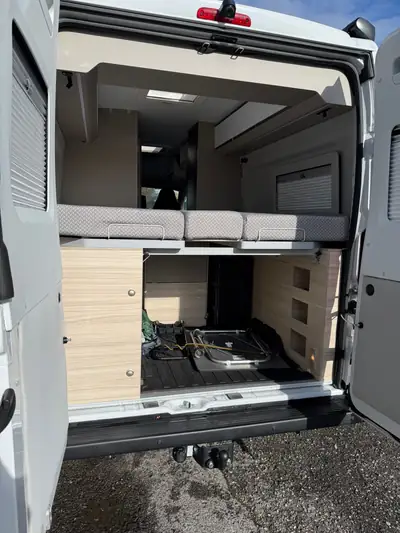 Fiat Adria Tein Plus 640 - Camping-car autonome avec panneaux solaires — detail