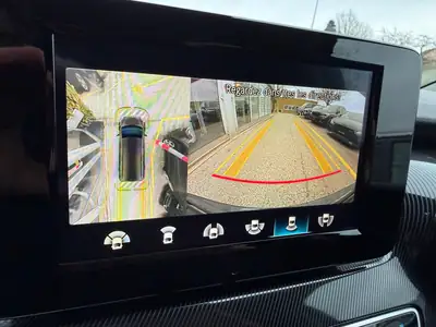 Mercedes-Benz V 250 d – Le monospace premium all-terrain — Thumbnail 8
