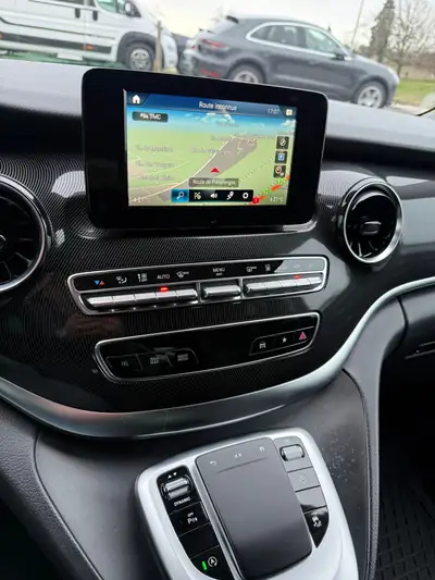 Mercedes-Benz V 250 d – Le monospace premium all-terrain — Thumbnail 7