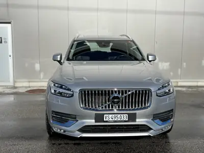 Volvo XC90 B6 Mild Hybrid — Le SUV 7 places alliant luxe nordique et efficacité énergétique — Heckansicht