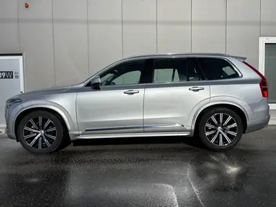 Volvo XC90 B6 Mild Hybrid — Le SUV 7 places alliant luxe nordique et efficacité énergétique — Seitenansicht