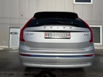 Volvo XC90 B6 Mild Hybrid — Le SUV 7 places alliant luxe nordique et efficacité énergétique — Armaturenbrett