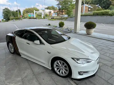 Tesla Model S 75D — Berline électrique haute performance, 135 800 km, traction intégrale — arrière