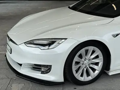 Tesla Model S 75D — Berline électrique haute performance, 135 800 km, traction intégrale — intérieur