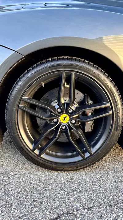 Ferrari FF 6.3 V12 4WD — Gran Turismo légendaire, 660 ch et garantie constructeur active — Thumbnail 12