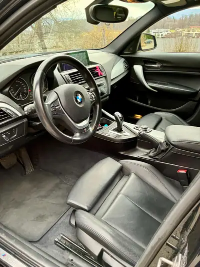BMW M135i xDrive Steptronic — Berline sportive 320 ch, transmission intégrale automatique — détail