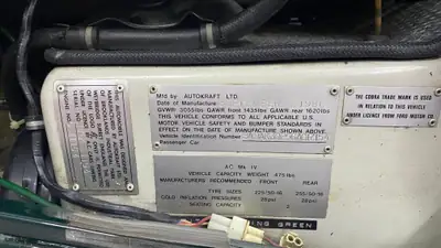 AC Cobra MK IV Aluminium Autokraft 1987 — Légende britannique, cabriolet pur sang — Heckansicht