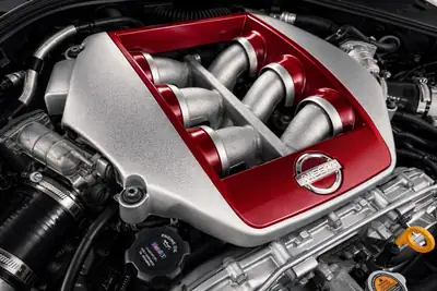 Nissan GT-R R35 — Légendaire coupé sportif, facelift OEM et échappement Milltek — Miniatura 8