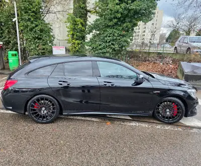 Mercedes-Benz CLA 45 AMG Shooting Brake — Performance 381 ch, break élégant et dynamique — cruscotto