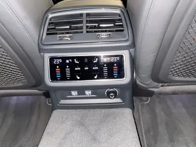 Audi A7 Sportback 55 TFSI Quattro — Berline de luxe hybride, 163'000 km, équipée Matrix LED — Miniature 10