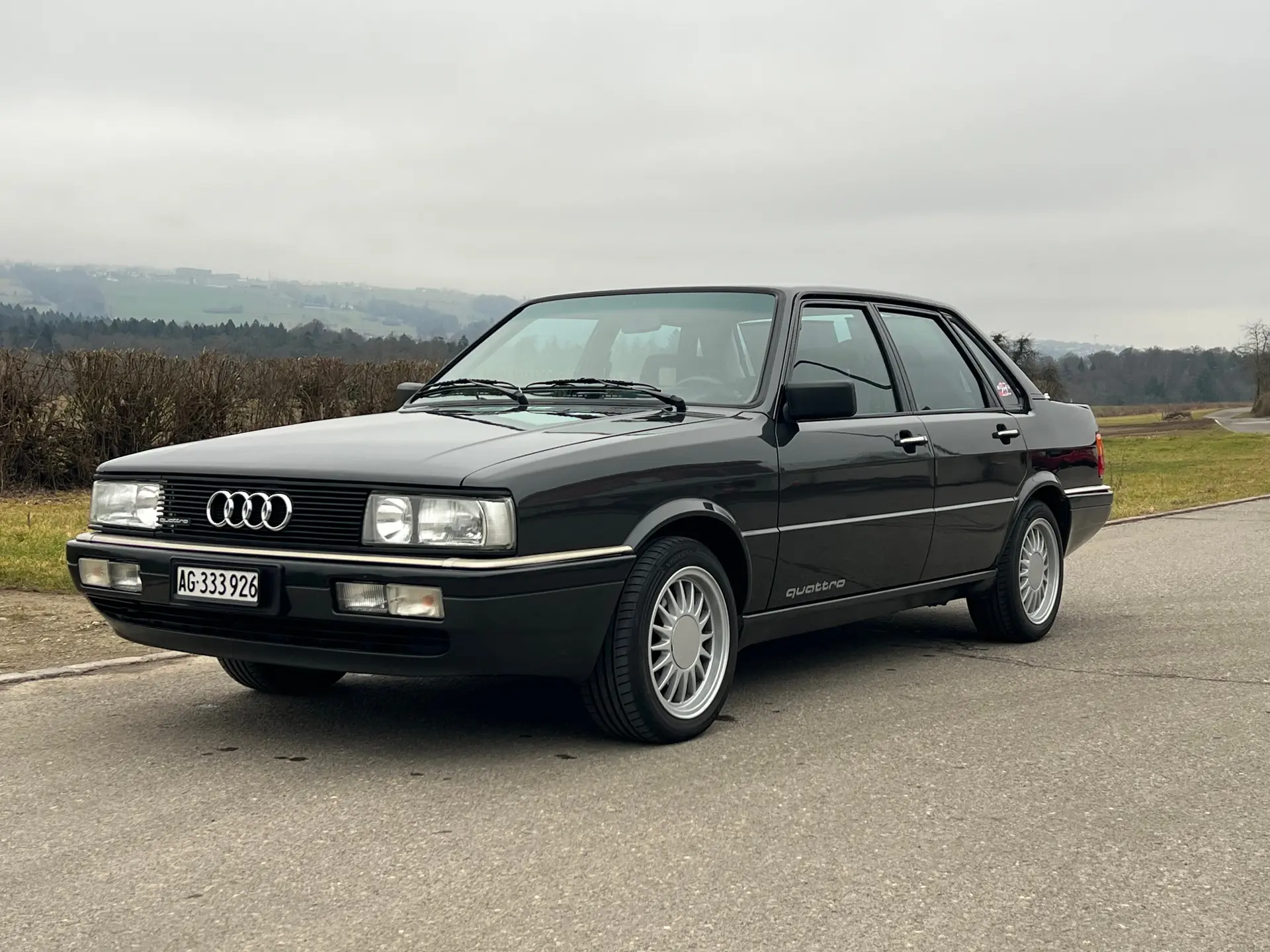 Audi 90 Quattro 2.2 — Berline sportive des années 80, traction intégrale fiable — Außenansicht