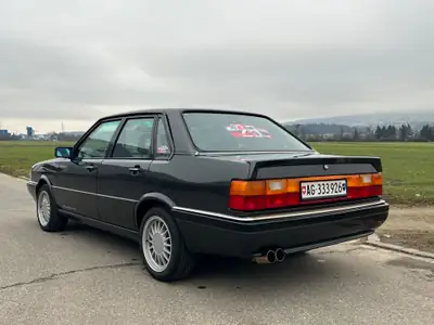 Audi 90 Quattro 2.2 — Berline sportive des années 80, traction intégrale fiable — interni