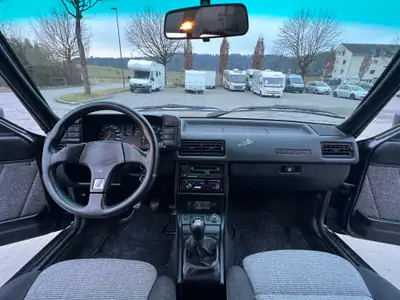 Audi 90 Quattro 2.2 — Berline sportive des années 80, traction intégrale fiable — Miniatura 7